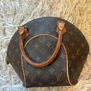 AUTHENTIC LOUIS VUITTON ELLIPSE MONOGRAM